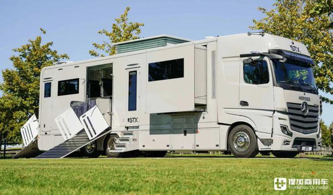 豪华如A型房车限量版底盘改装奔驰Actros Edition 2马匹运输车了解一下