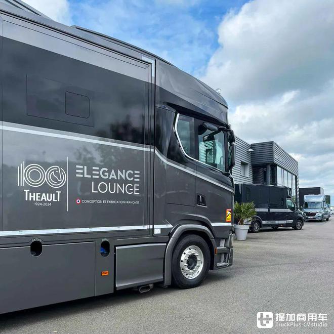 豪华如A型房车限量版底盘改装奔驰Actros Edition 2马匹运输车了解一下(图9)