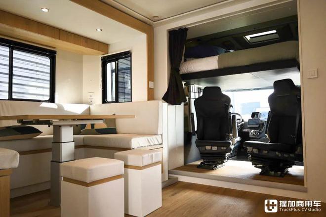 豪华如A型房车限量版底盘改装奔驰Actros Edition 2马匹运输车了解一下(图13)