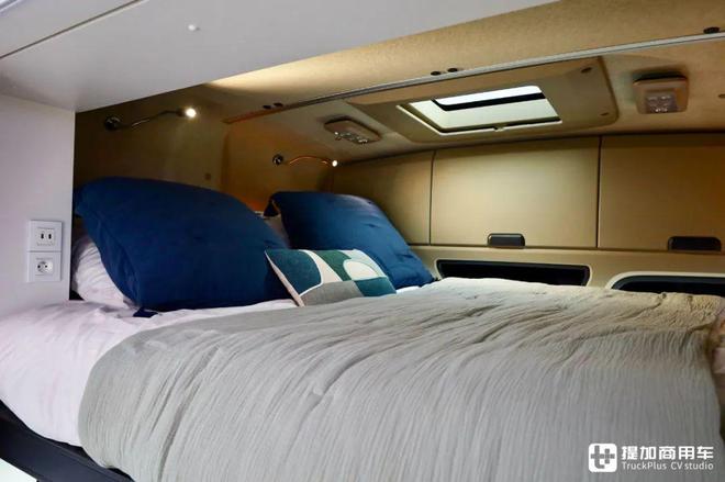 豪华如A型房车限量版底盘改装奔驰Actros Edition 2马匹运输车了解一下(图12)