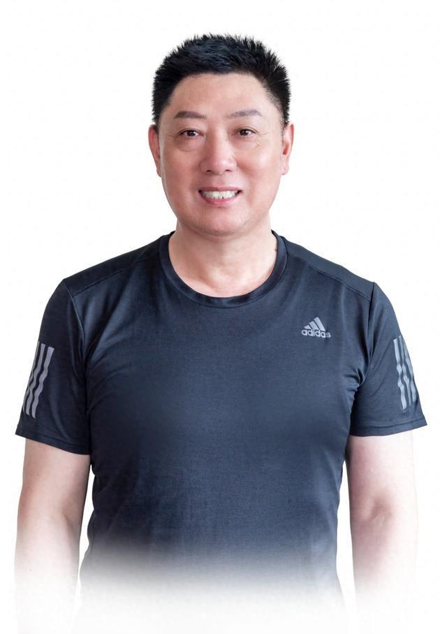 “最美养老护理员”朱亚东：把每位老人当作自己的父母一样照顾