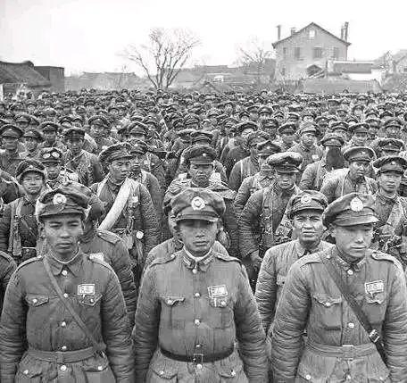 解放战争初期国共两军的兵力对比国军兵力装备有多强大？(图3)