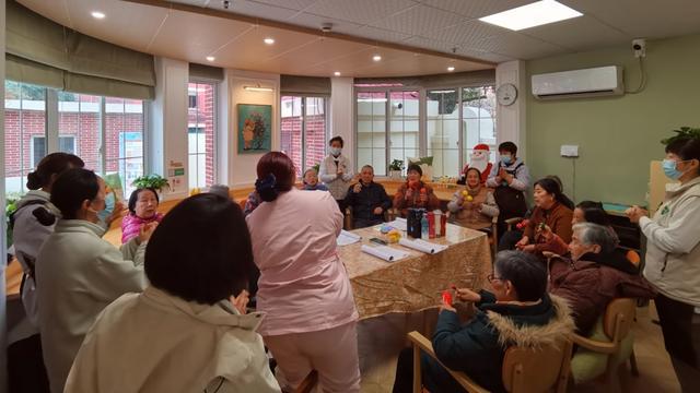 住养老院意味“子女不孝”？这些老人缘何改变了主意(图2)