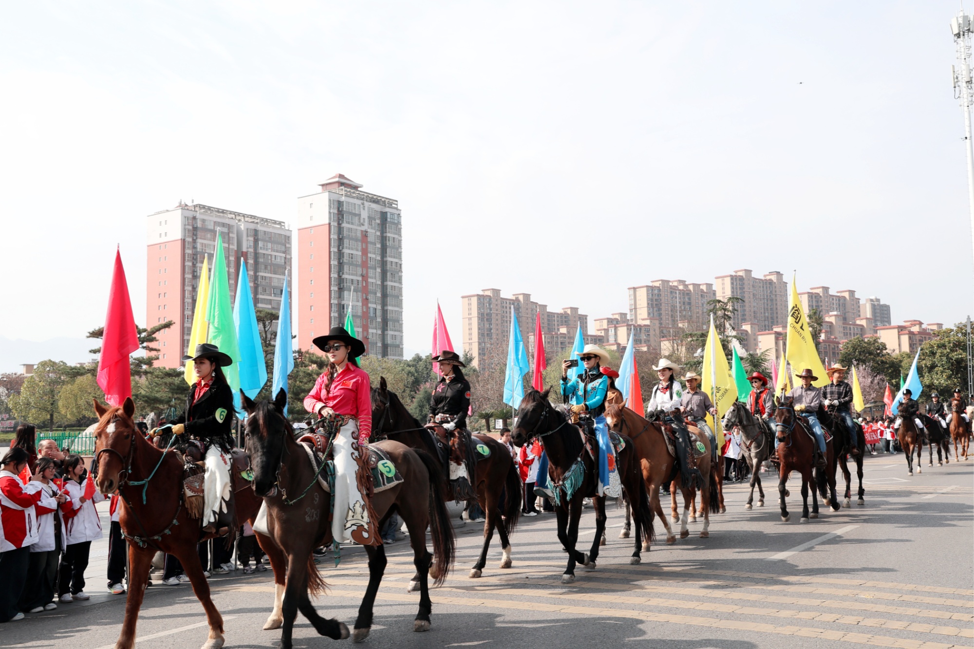 中国·汉中2025年“走马观花”首届马术耐力赛40公里达标赛举办(图1)