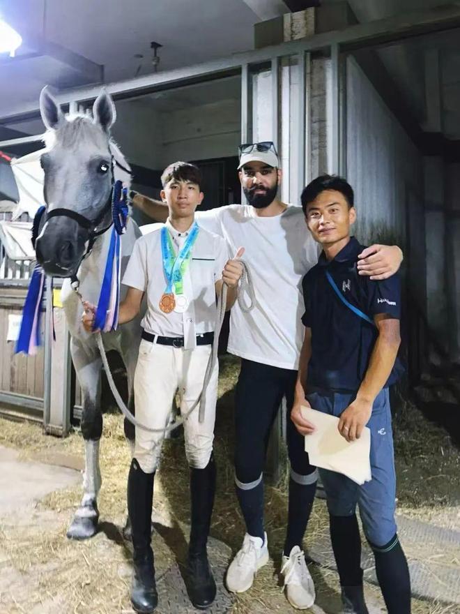 少年驭风：青少年骑手顾悉元在伯乐堂马术遇见成长与热爱(图2)