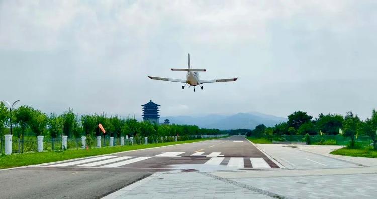飞机同框、天马浴河、诗径廊道……泰安有了骑行绝佳打卡地！8月31日抢鲜体验报名从速(图2)