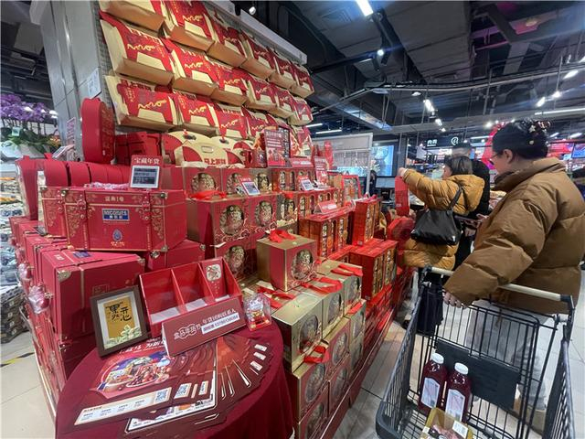 新春“马”力丨品质高、寓意好、更便捷的商品成春节消费的关键词(图2)