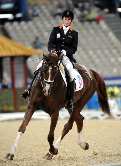 环球马术冠军赛墨西哥城站160米大奖赛：皮耶尔乔治·布奇荣耀加冕(图1)